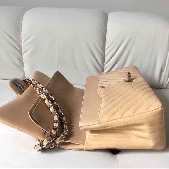 🎊2x HOST PICK🎊 Rare Chevron Chanel Jumbo Double Flap Bag - Picture 11 of 17